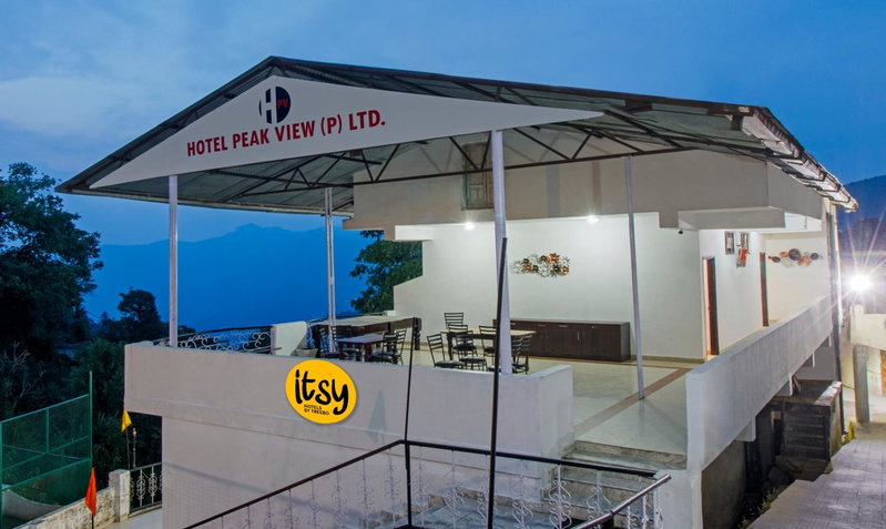 Itsy Hotels Peak View, 300 Mts From Mall Road, Mussoorie, India