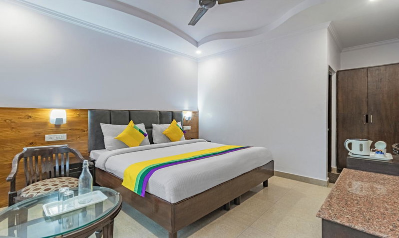 Itsy Hotels Peak View, 300 Mts From Mall Road, Mussoorie, India