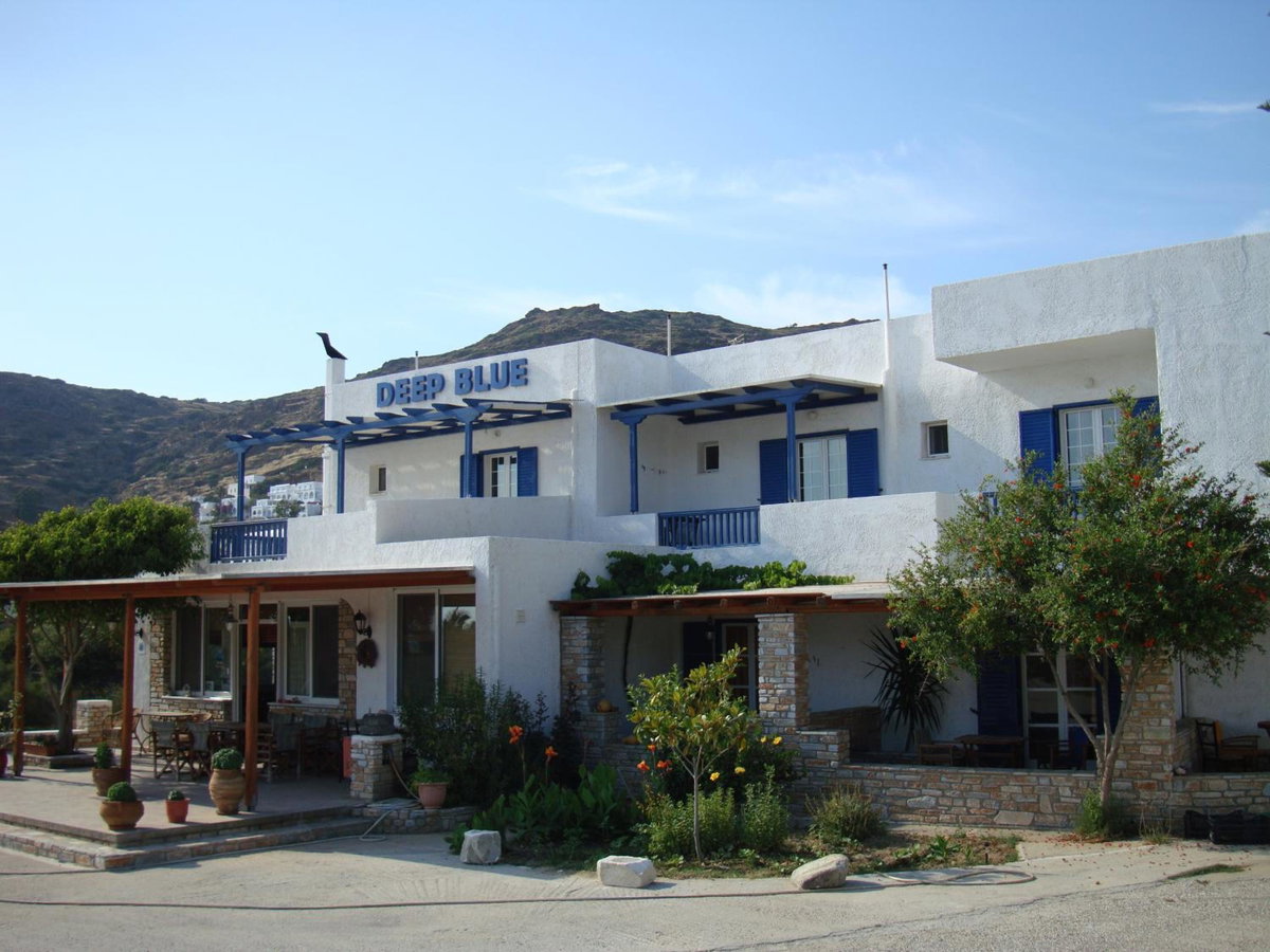 Deep Blue Rooms & Apartments, Greece