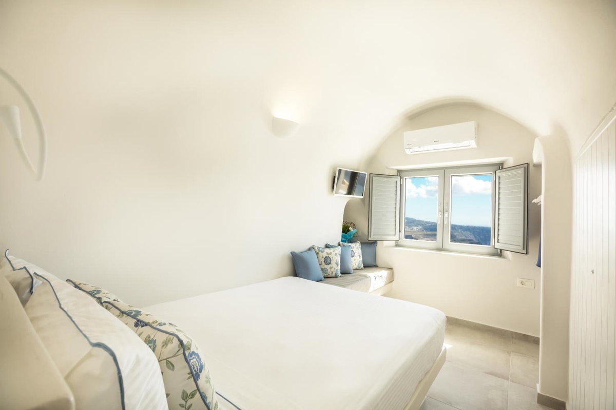 Ethereum Luxury Cave, Greece