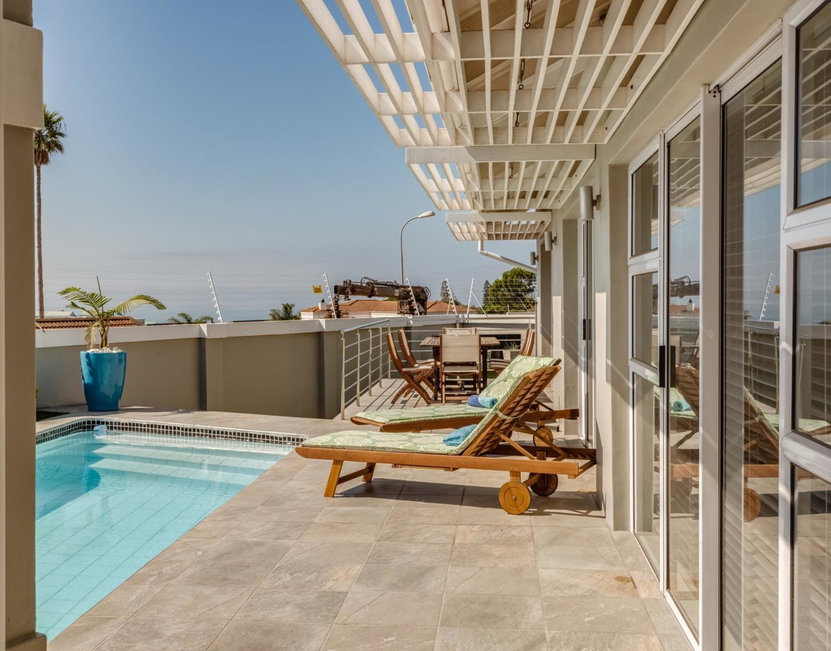 Exclusive Poolside Villa, Humewood, South Africa