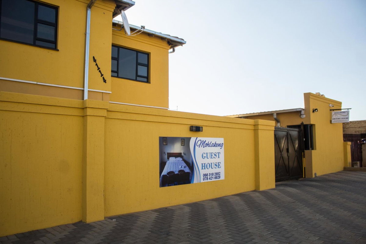Hotel · Mohlakeng Guest House, Randfontein