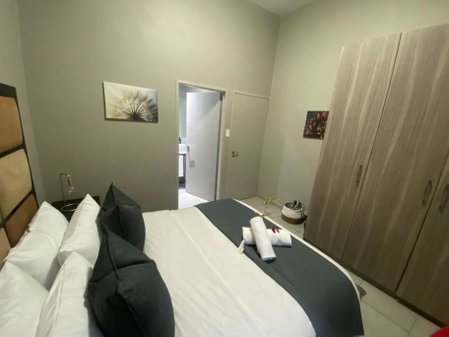 Stylish Dante’s 1-bedroom condo free Wifi & Cinema, Johannesburg, South Africa