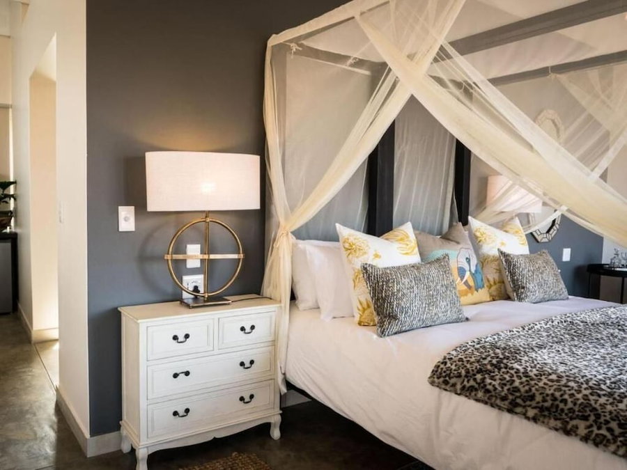 Safari Moon Luxury Bush Lodge, Hoedspruit, South Africa