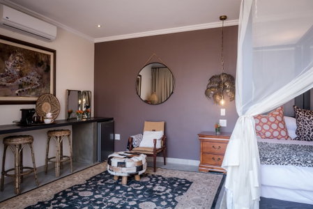 Safari Moon Luxury Bush Lodge, Hoedspruit, South Africa