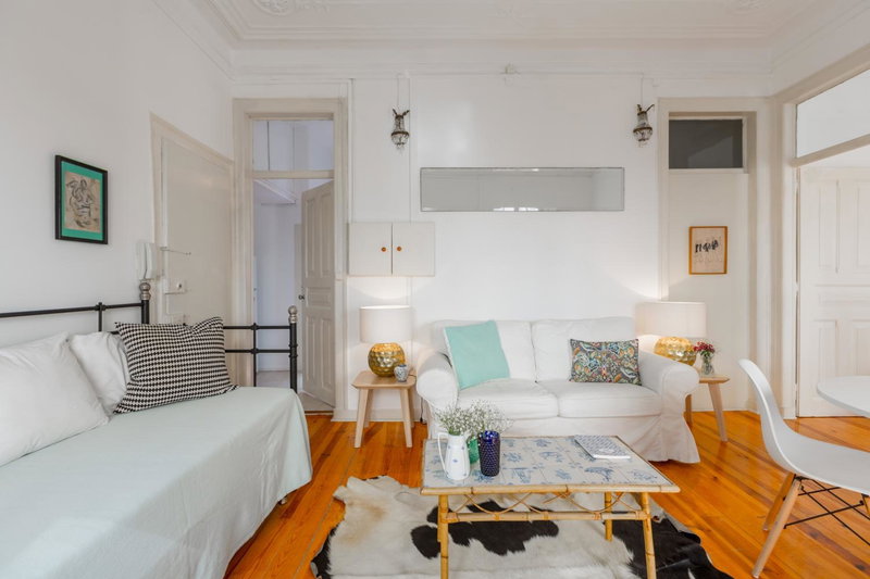 Spacious, Bright and Sunny Apartment, By TimeCooler, Lisbon, Portugal