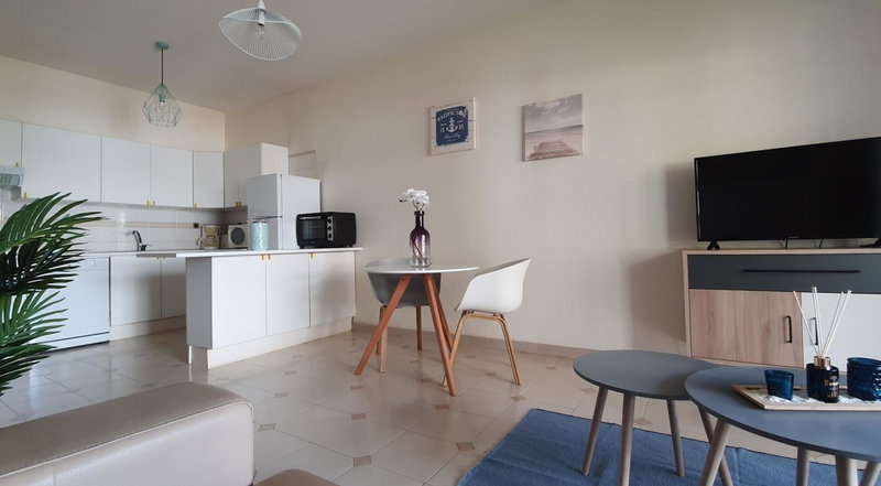 Casa Angela, 180m from the beach, Porches, Portugal