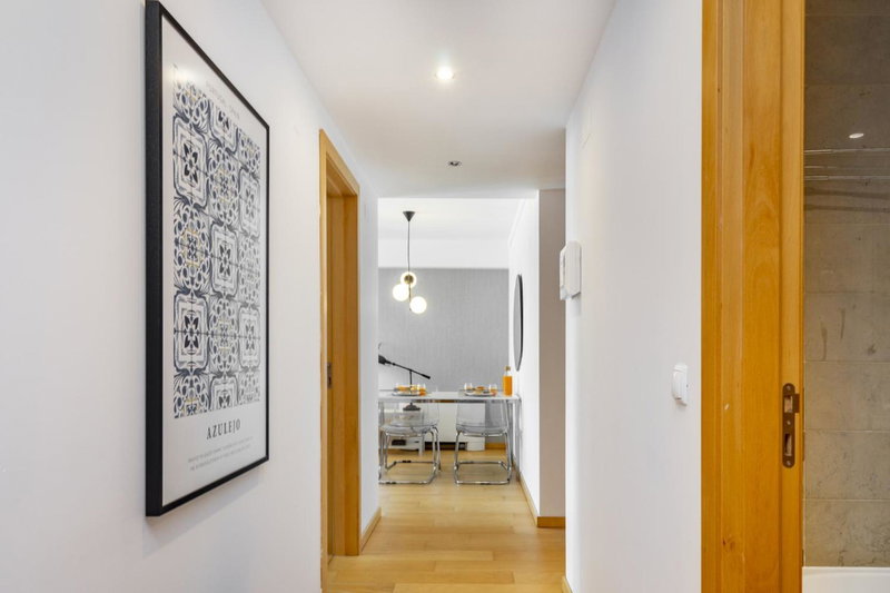 WHome Panoramic View with Elevator, AC, Garage perfect for Families & Business Travellers, Lisbon, Portugal