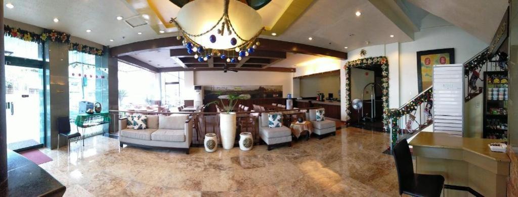 People's Hotel, Philippines
