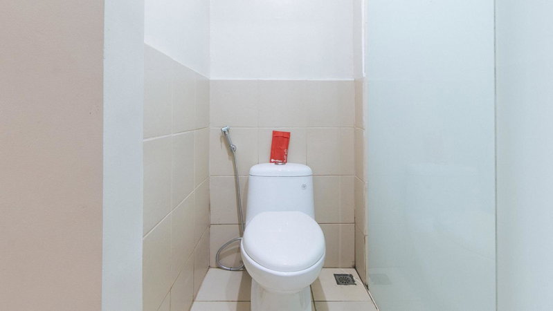 RedDoorz Plus near Nakpil St Taft Avenue, Manila, Philippines