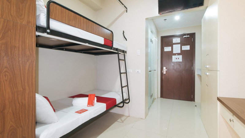 RedDoorz Plus near Nakpil St Taft Avenue, Manila, Philippines