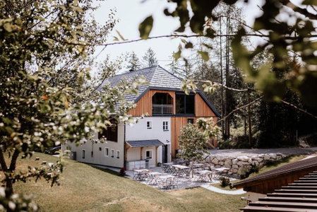 Das Schutzhaus-Bed and Breakfast-Dein Basislager im Salzkammergut, Bad Aussee, Austria