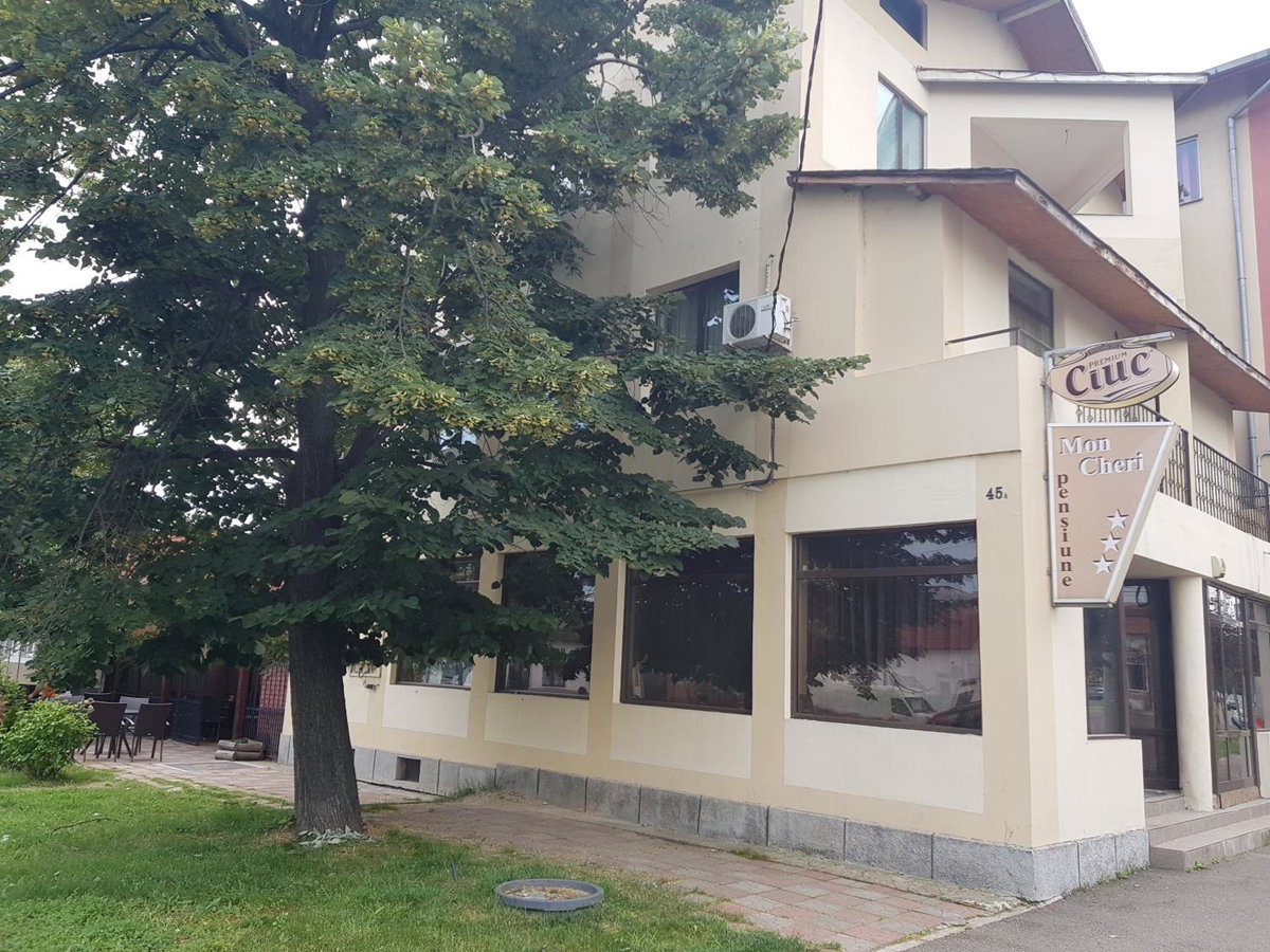 Mon Cheri, Romania