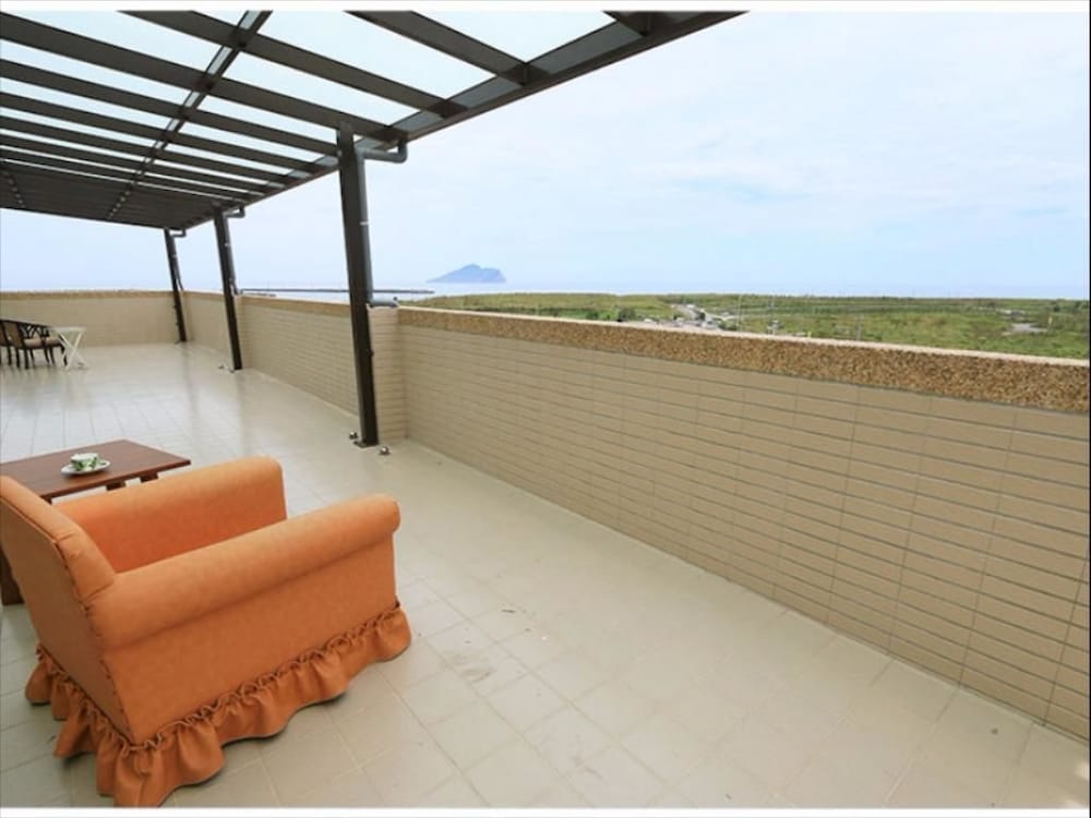 Meet Love at Pacific Ocean Turtle Island B&B, Taiwan