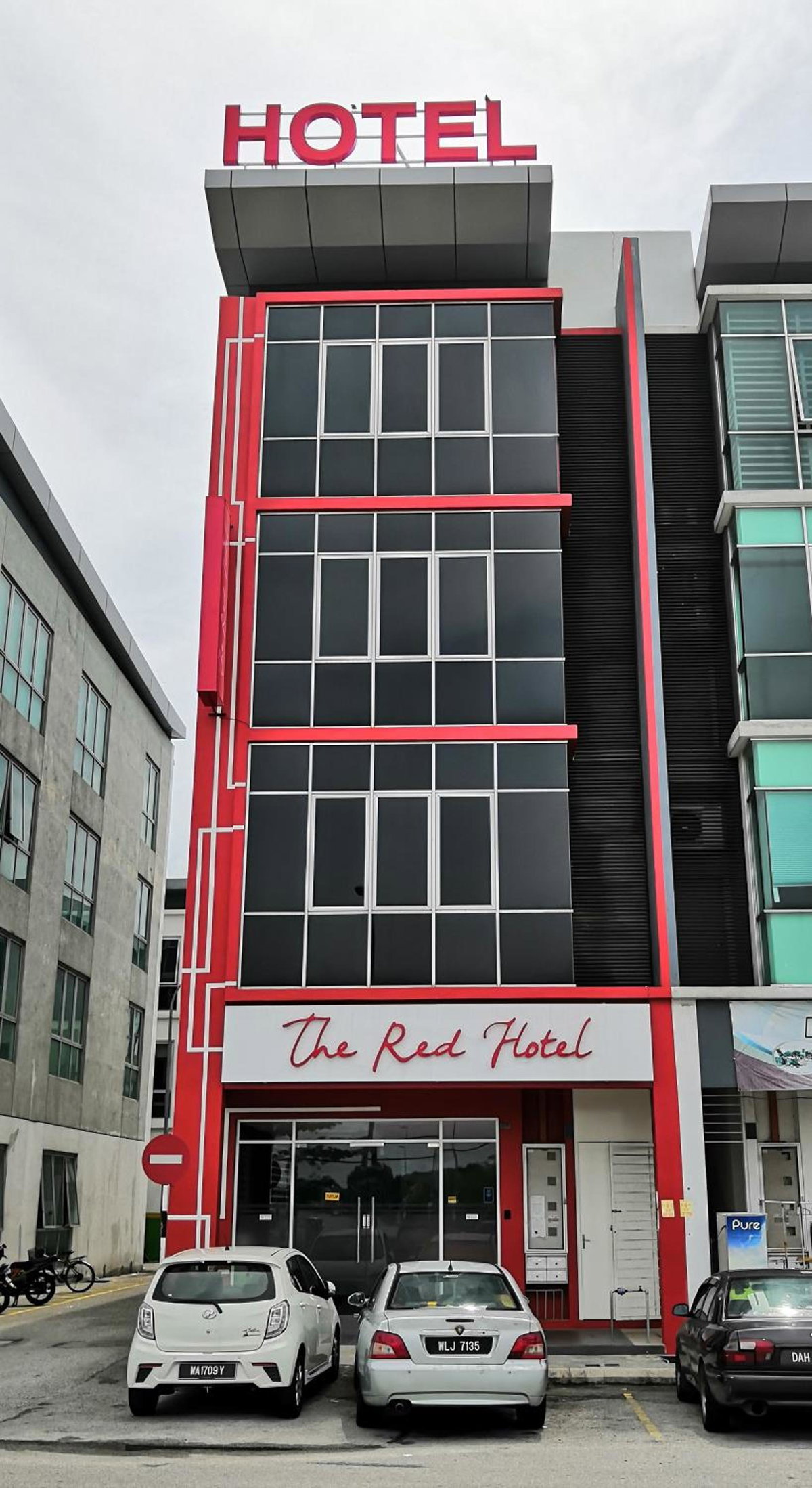 Hotel · The Red Hotel, Jenjarum