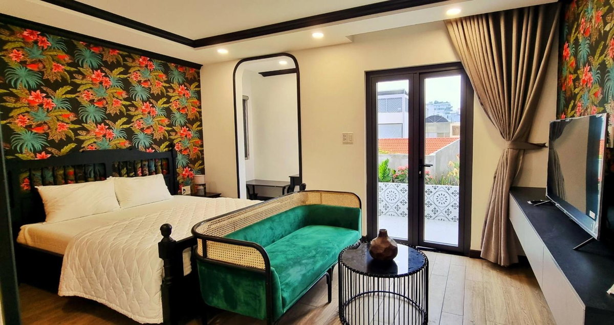 Sargon D'Luxe, Vietnam