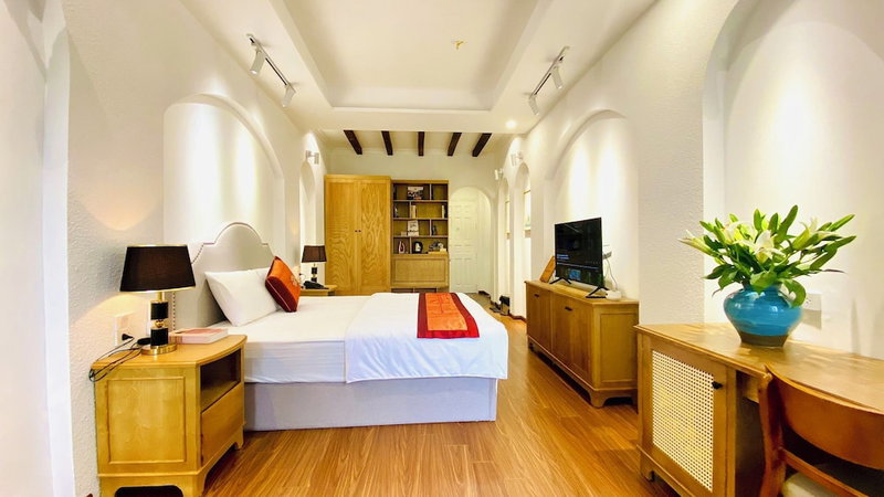 2 mins to Ho Guom LA MANDARINA HOTEL, Hanoi, Vietnam