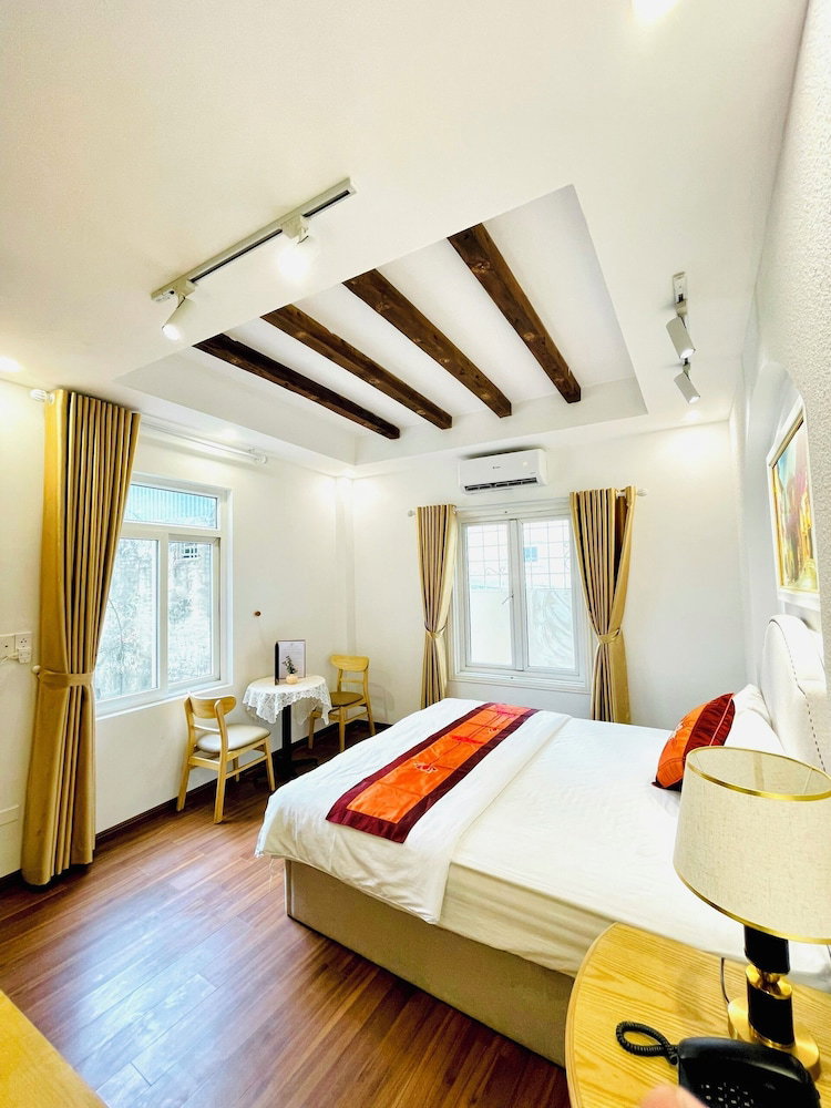 Hotel · 2 mins to Ho Guom LA MANDARINA HOTEL, Hanoi
