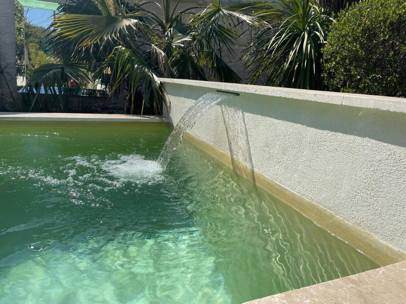 un petit coin de paradis avec piscine et parking, Villeneuve-lès-Avignon, France