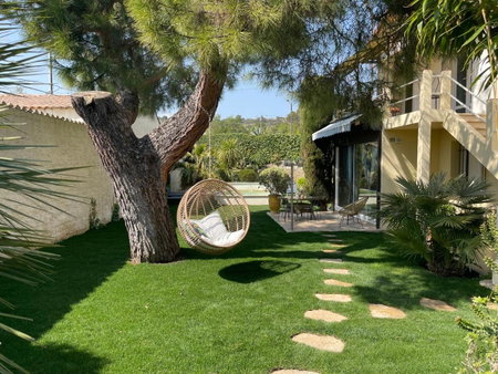 un petit coin de paradis avec piscine et parking, Villeneuve-lès-Avignon, France