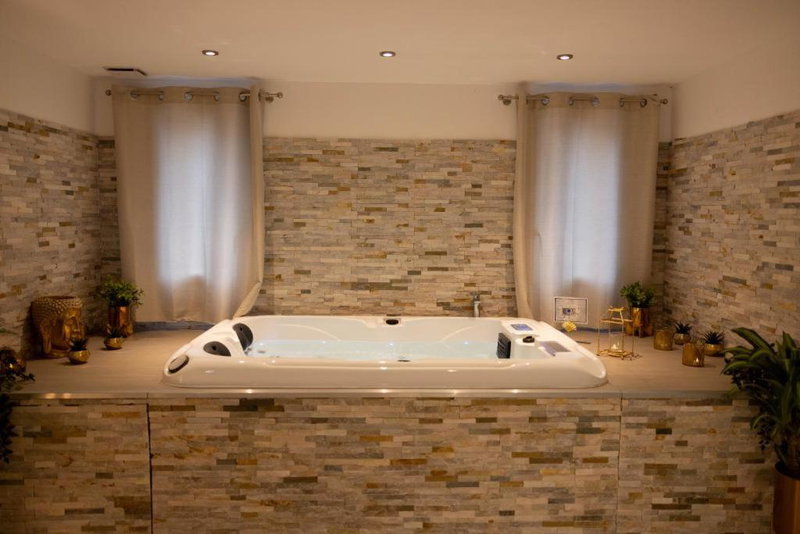 Suite and Spa la Perla Bianca, Grabels, France