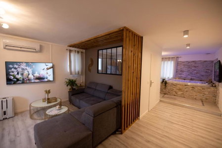 Suite and Spa la Perla Bianca, Grabels, France