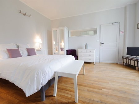 Villa Clément Sens Appart'hôtel, Saint-Clement, France