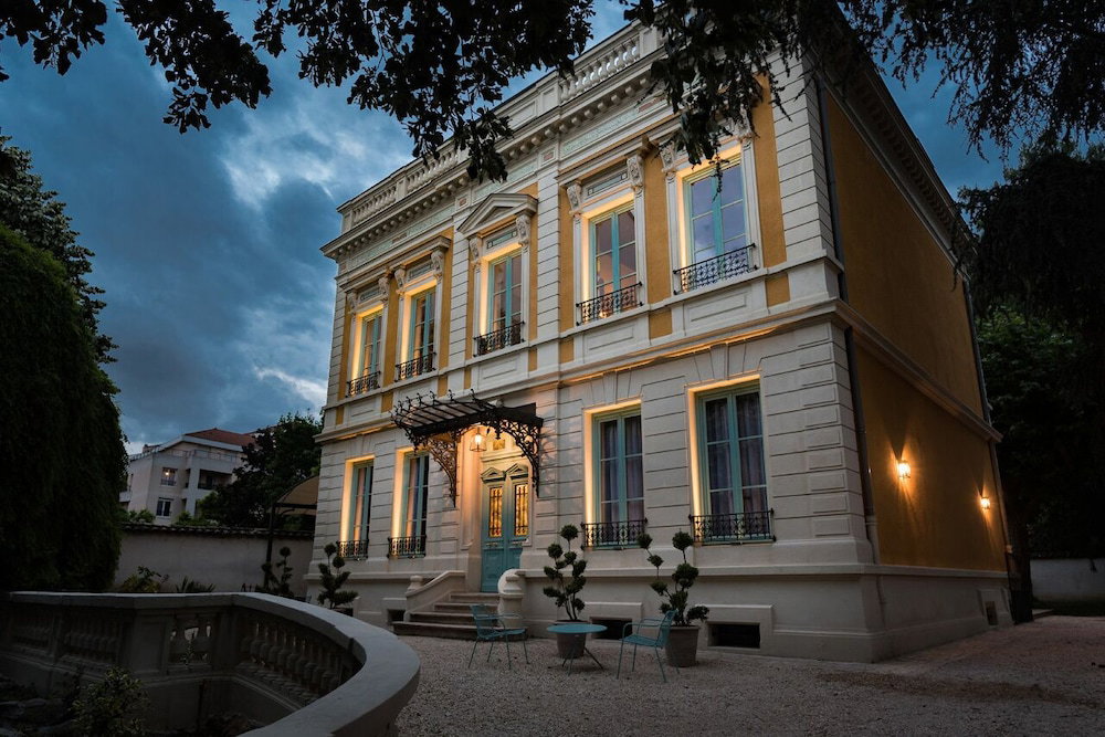 Villa 216, France