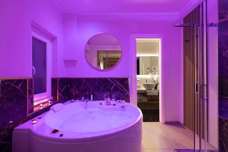 AlbaDea Suites&Jacuzzi, Rome, Italy
