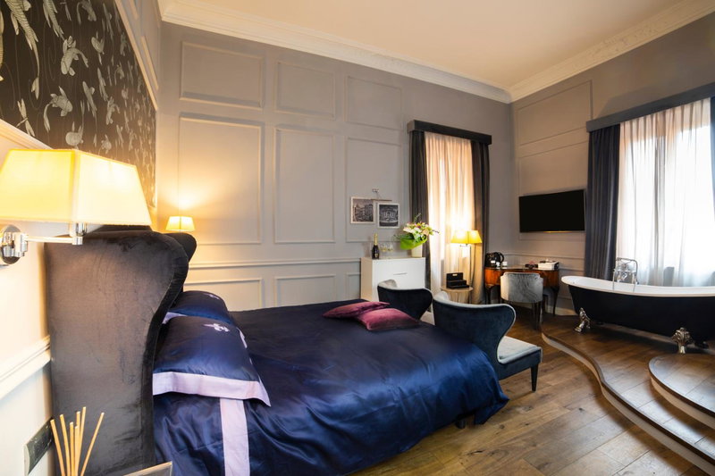 Relais San Lorenzo In Lucina, Rome, Italy