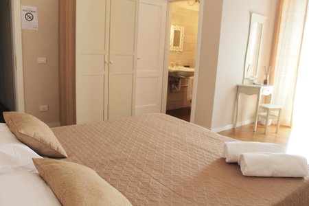 Vesuviane 'E Belle 'Mbriane B&B, Naples, Italy