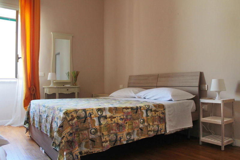 Vesuviane 'E Belle 'Mbriane B&B, Naples, Italy
