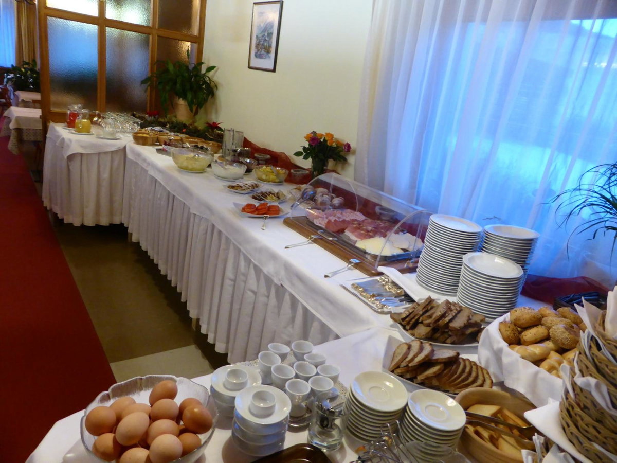 Hotel · Hotel Dolomiten, Monguelfo