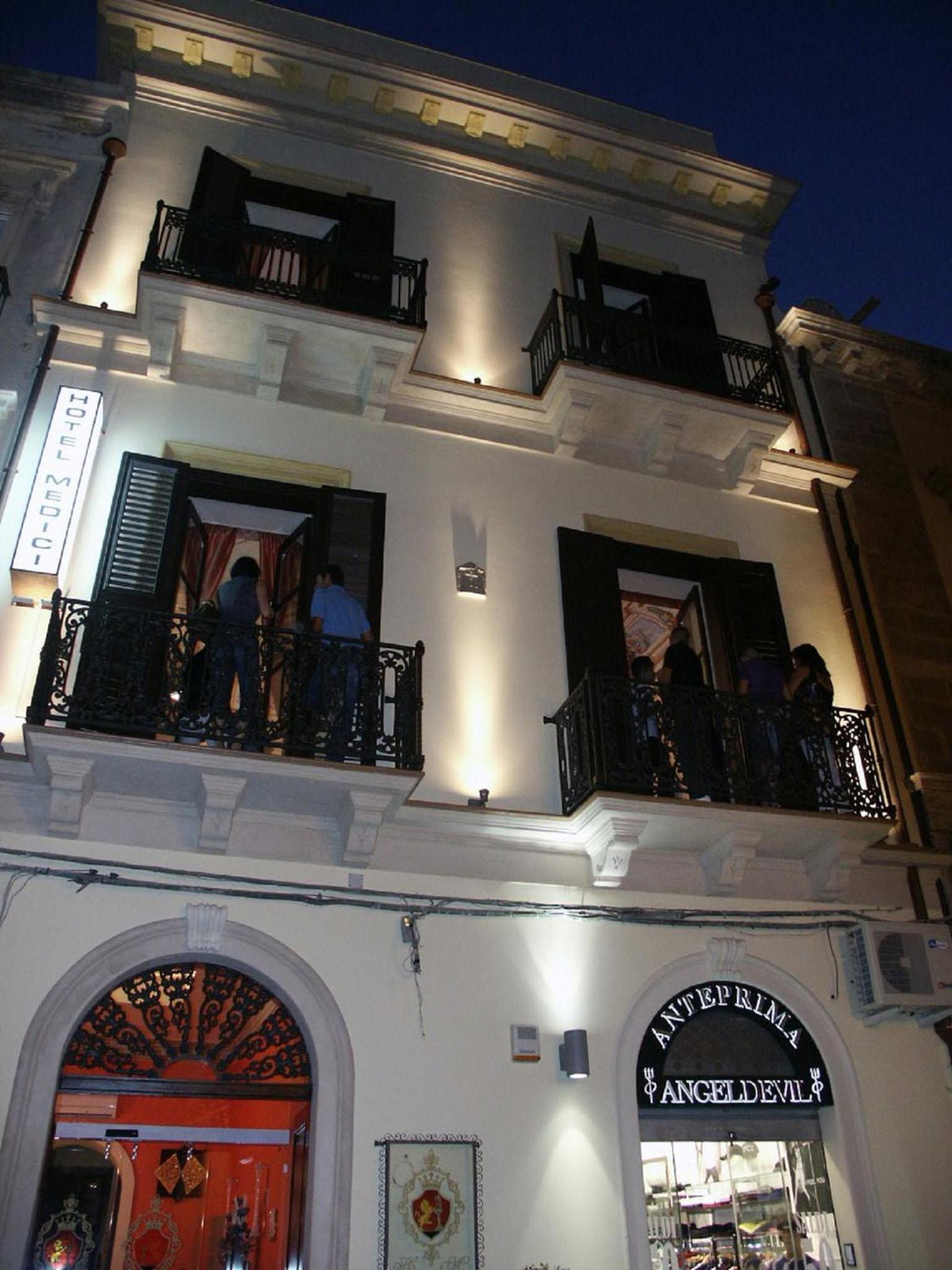 Hotel Medici, Италия