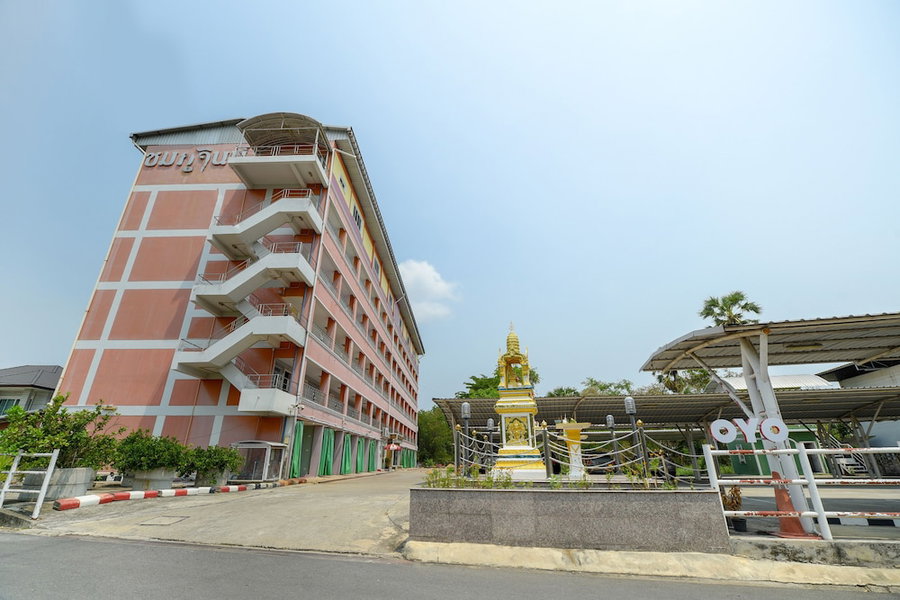 OYO 762 Chompoo, Nakhon Chai Si, Thailand