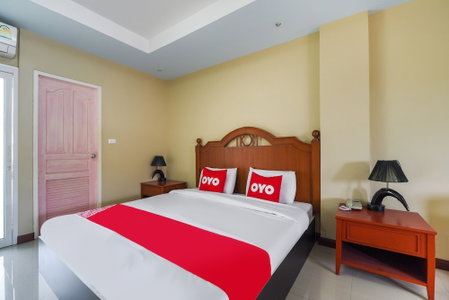 OYO 762 Chompoo, Nakhon Chai Si, Thailand