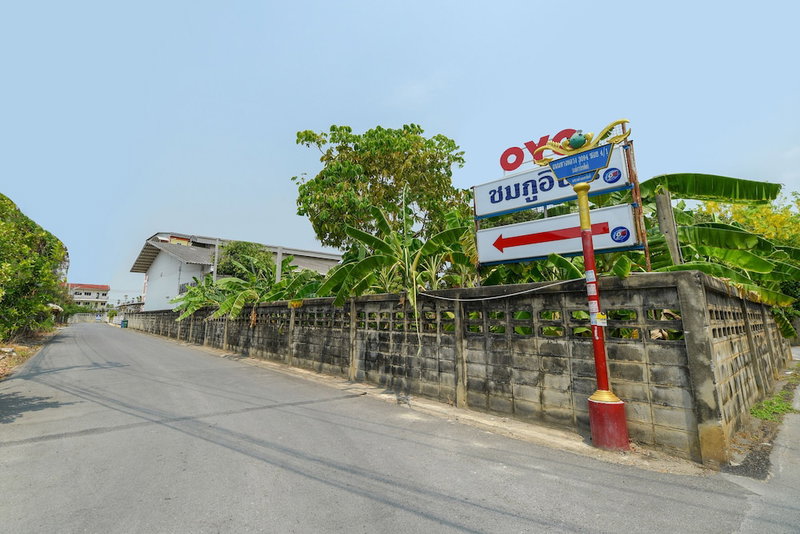 OYO 762 Chompoo, Nakhon Chai Si, Thailand