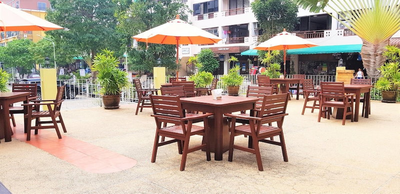 Plaza Residence Jomtien Beach - Large Studio Condo, Pattaya, Thailand