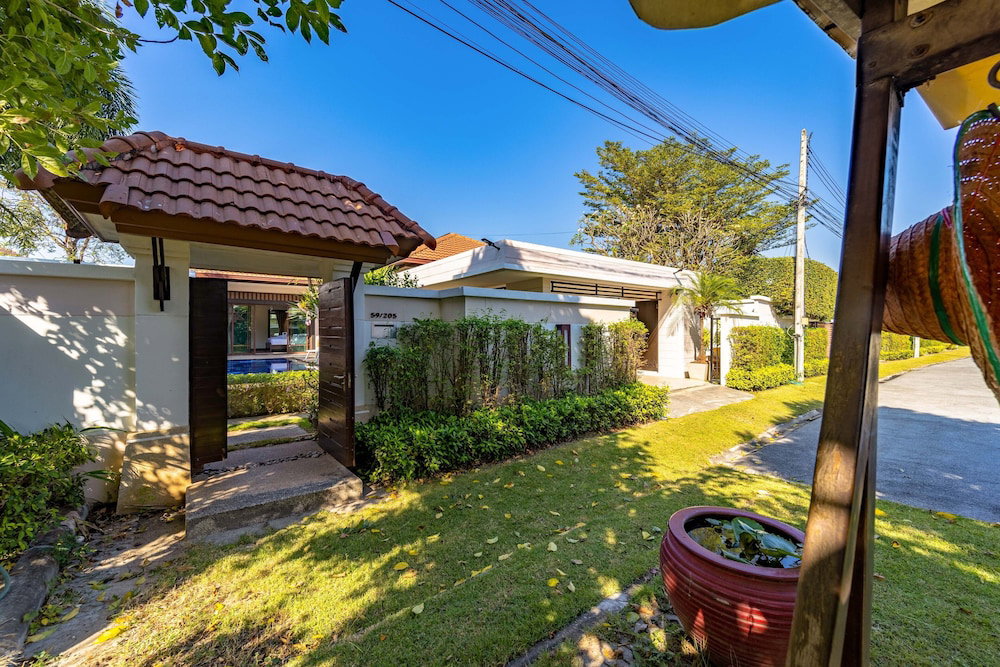 Hotel · 3 BR Pool Villa in Great Location BUB, Hua Hin