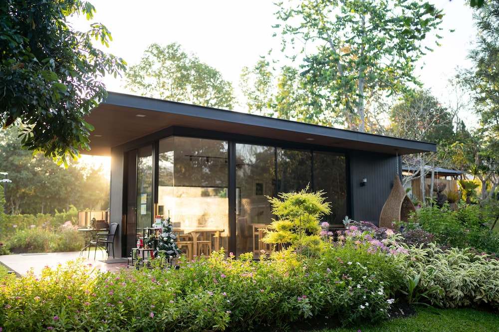 Thara Dara Khaoyai, Thailand