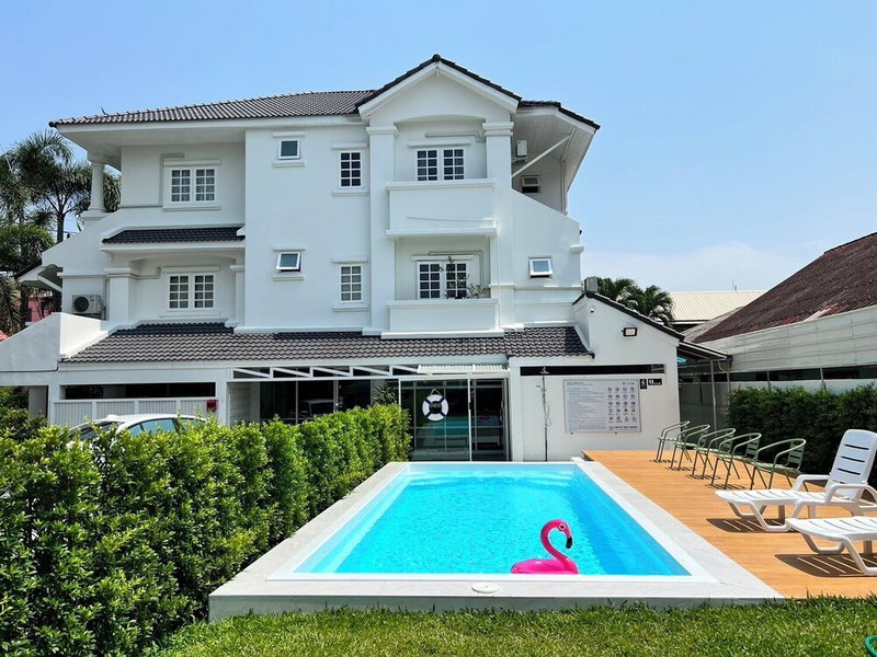 MINI-ME HUBS - Charm Suites in Old City, Chiang Mai, Thailand