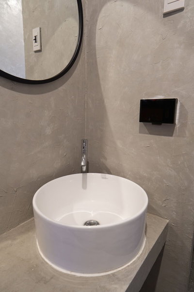 Lo-ha Guesthouse Contactless Check-in, Bangkok, Thailand