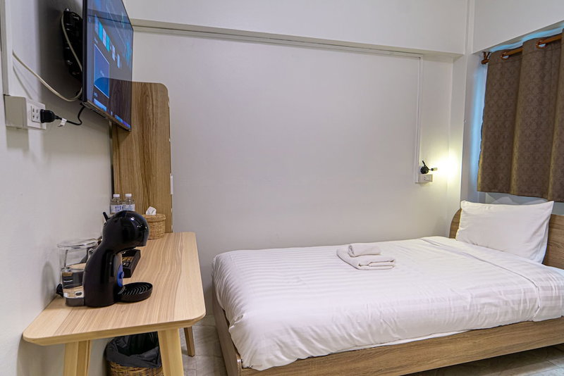 Lo-ha Guesthouse Contactless Check-in, Bangkok, Thailand
