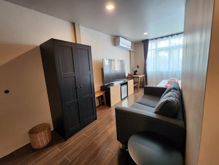 Lo-ha Guesthouse Contactless Check-in, Bangkok, Thailand