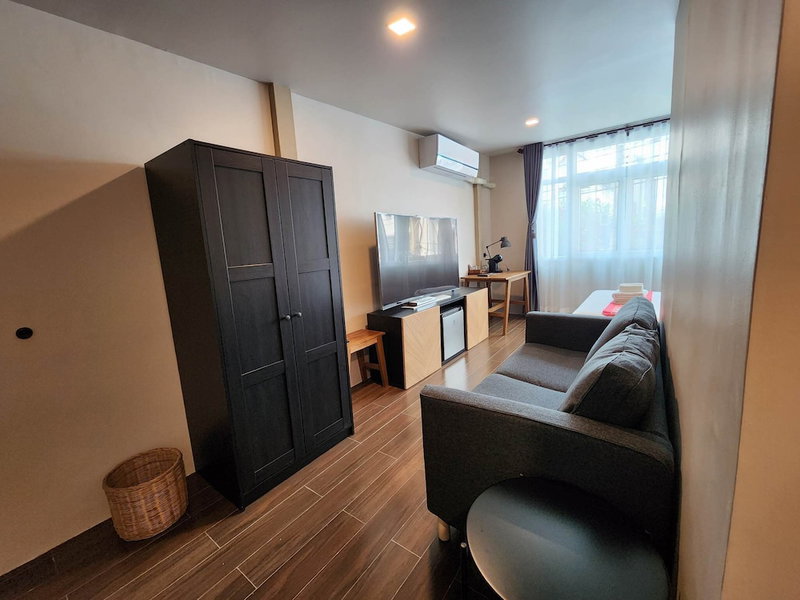 Lo-ha Guesthouse Contactless Check-in, Bangkok, Thailand