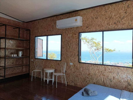 Parinya Hill Homestay & Cafe Koh Larn, Bang Lamung, Thailand