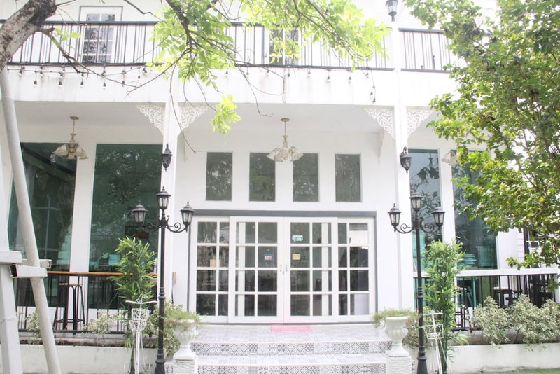 Bananaleaf Wedding Cafe & Resort, Nakhon Chai Si, Thailand