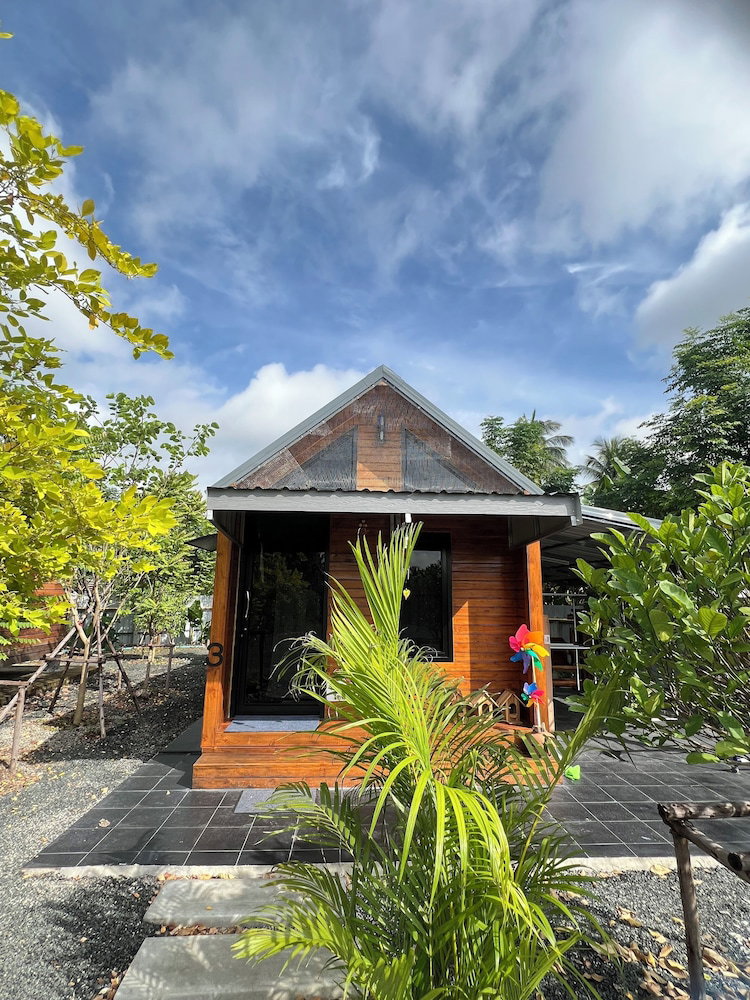 Monkey Cottage, Thailand