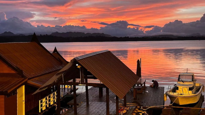 Kawarin Saiyai Cottage and Lake, Thong Pha Phum, Thailand