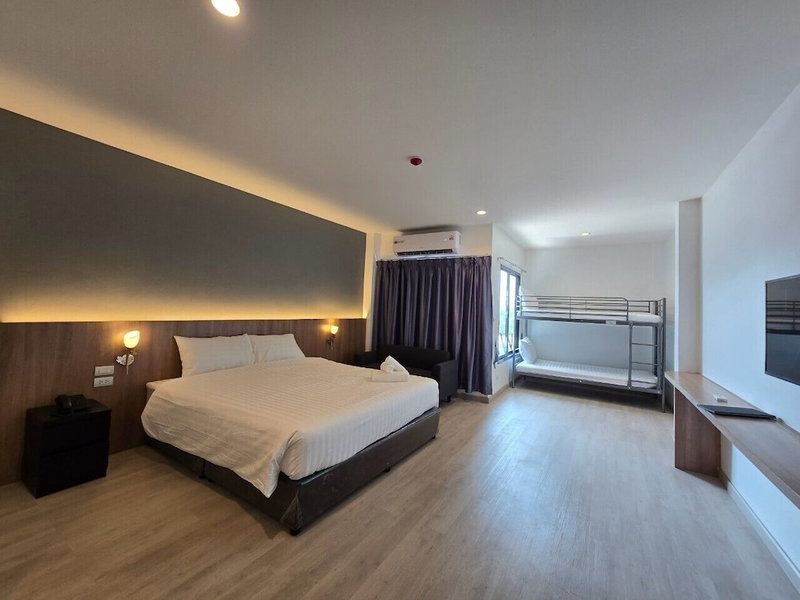 Manee Mantra Hotel Kanchanaburi, Kanchanaburi, Thailand